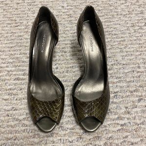 New Liz Claiborne snake skin heels